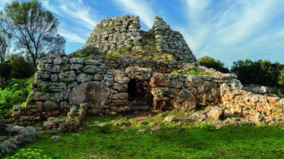 arquitectura-talaiotica-a-la-prehistoria-de-menorca_slider_big_2